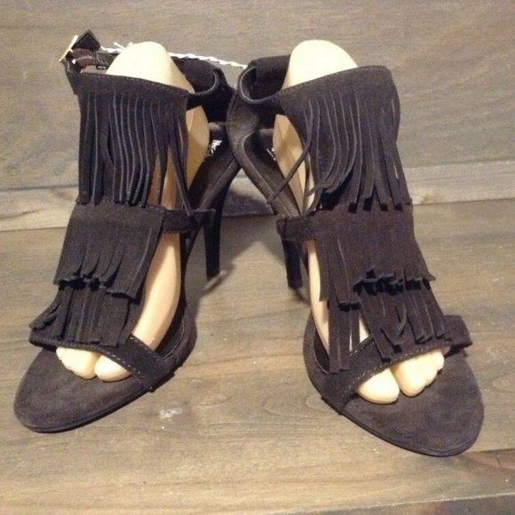 Mossimo Brown suede fringed heels. Size 6 1/2 - Picture 2 of 8